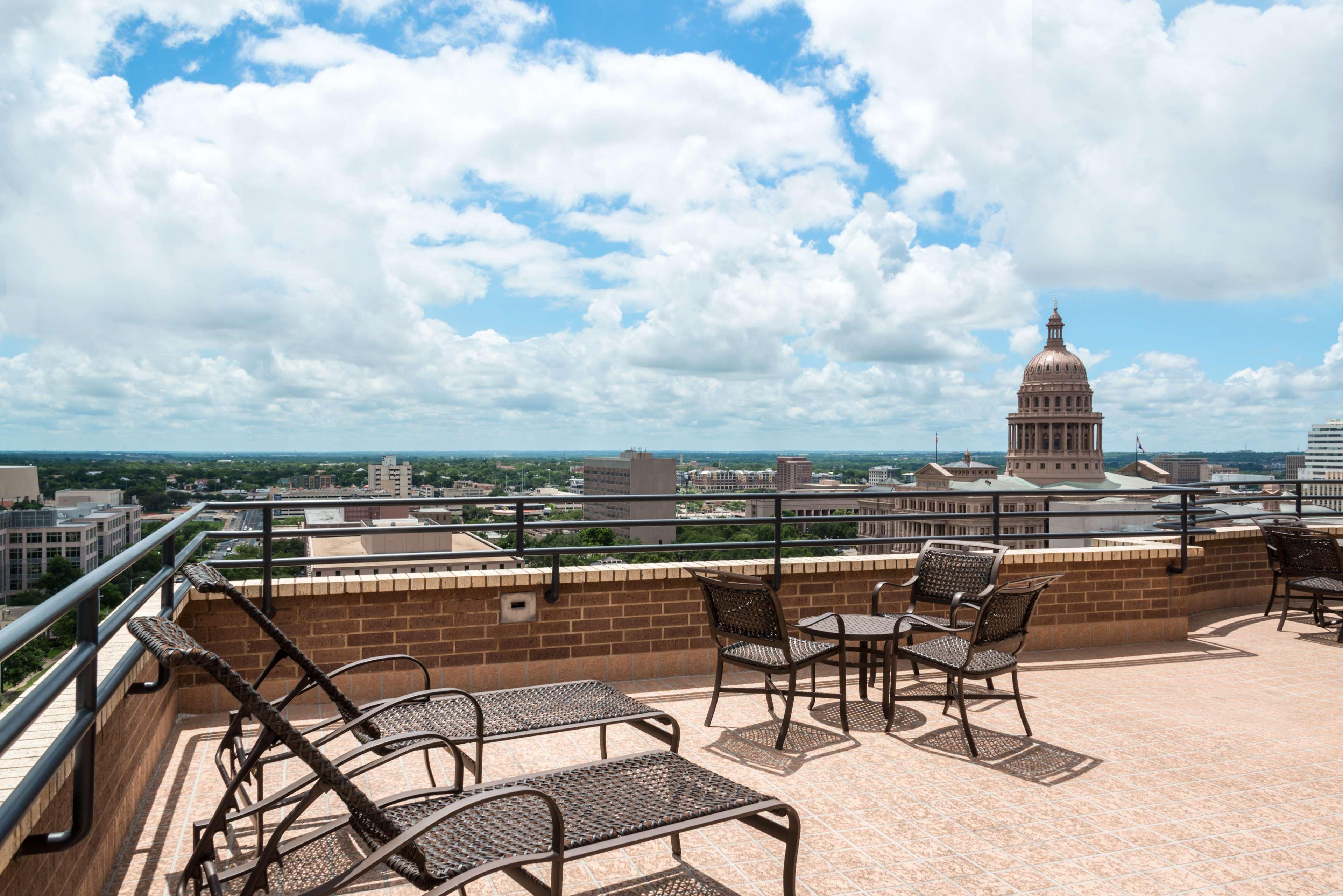 Doubletree Suites By Hilton Hotel Austin Exterior foto